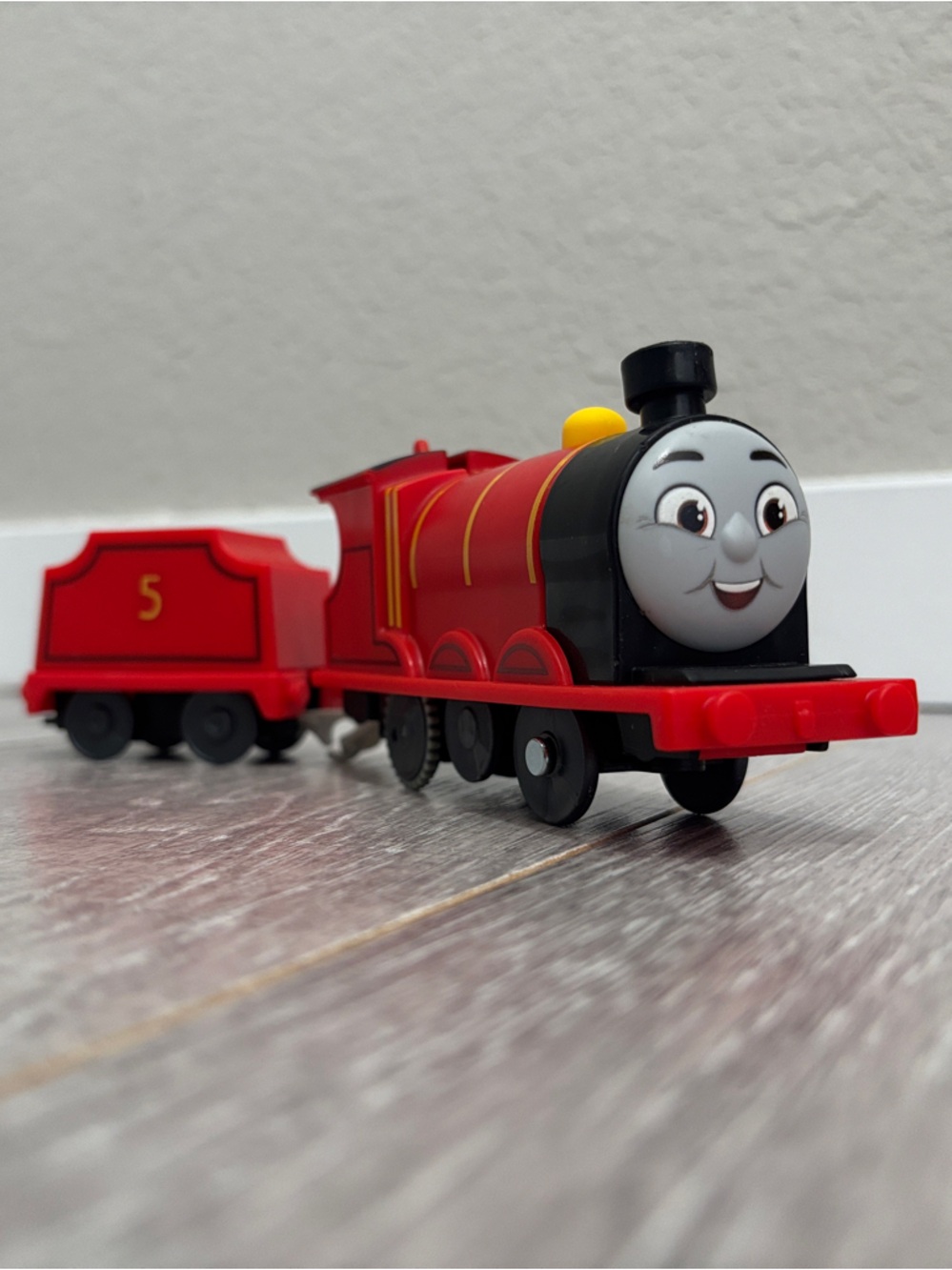 Motorized James - All Engines Go Thomas & Friends